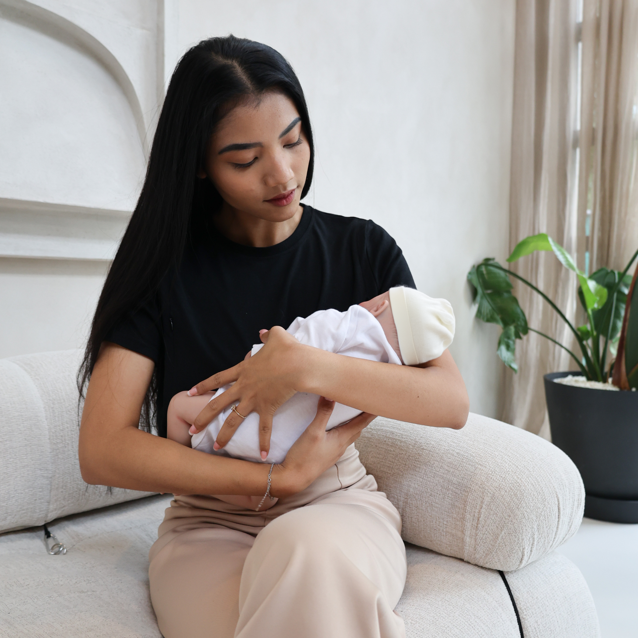 Breastfeeding T-Shirt - Black