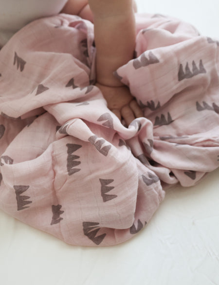 Peaks Large Muslin Blanket