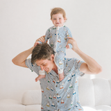Mann im Herren-Pyjama-Set Miffy „Peek-a-Boo Blue“ aus Bambus