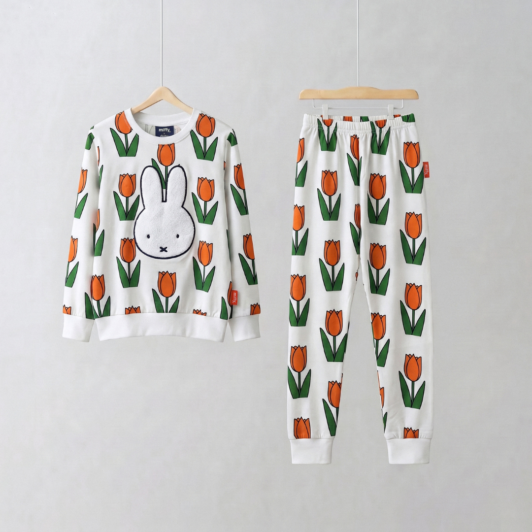 Miffy – Bambus-Lounge-Set mit „Meadow“-Tulpenmuster, Vorderansicht