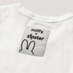 Miffy x Zipster gewebtes Etikett auf dem Retro Miffy Pop-Art-Baby-Body aus Bambus