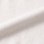 Nahaufnahme des weichen Bambusstoffs des weißen Miffy Kinder-T-Shirts mit grünem Miffy Aufdruck