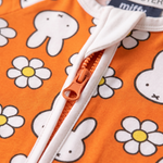 Tvåvägsdragkedja på ZIPSTER x Miffy Daisy Days bambu-babyoverall