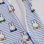 Reißverschluss in beide Richtungen am ZIPSTER x Miffy „Peek-a-Boo Blue“ Bambus-Strampler