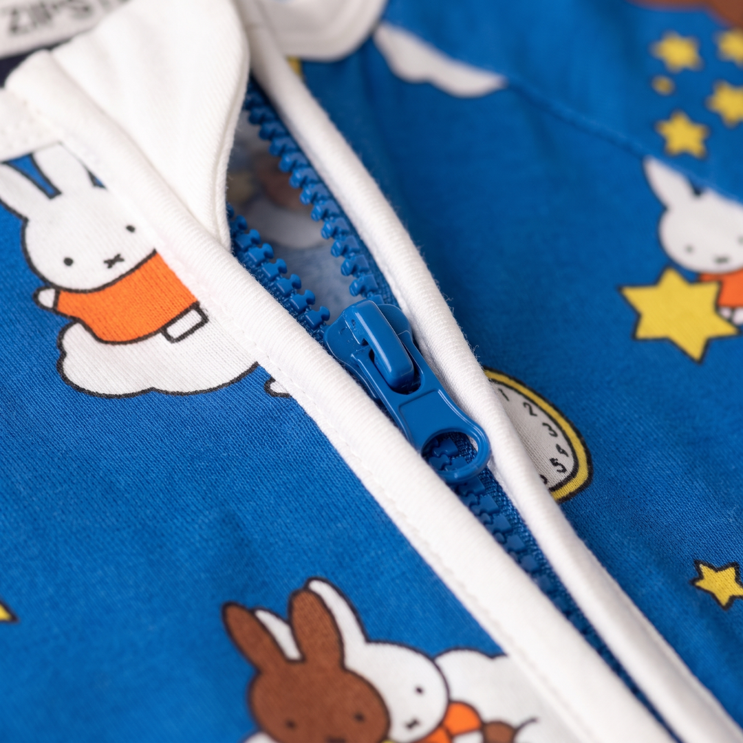 Tvåvägsdragkedja på ZIPSTER x Miffy Starry Sleep-bambubodyn